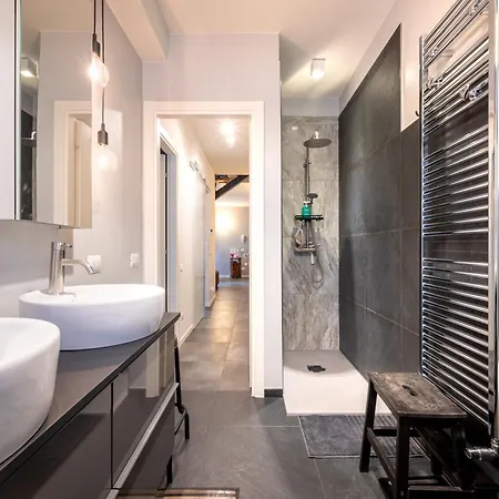 Appartement Guesthost - Elegant And Sweet Parme