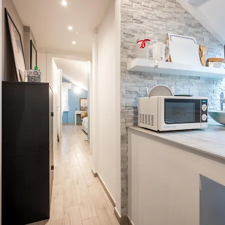 Guesthost - Elegant And Sweet Appartement *