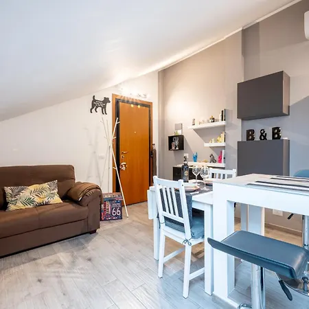 Guesthost - Elegant And Sweet Apartmán